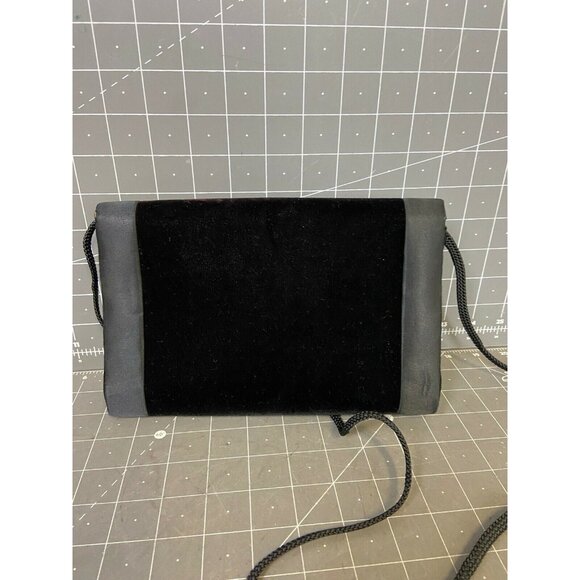 Vintage La Regale Black Velvet Clutch With Shoulder Strap ~~minty~~ - Picture 3 of 9